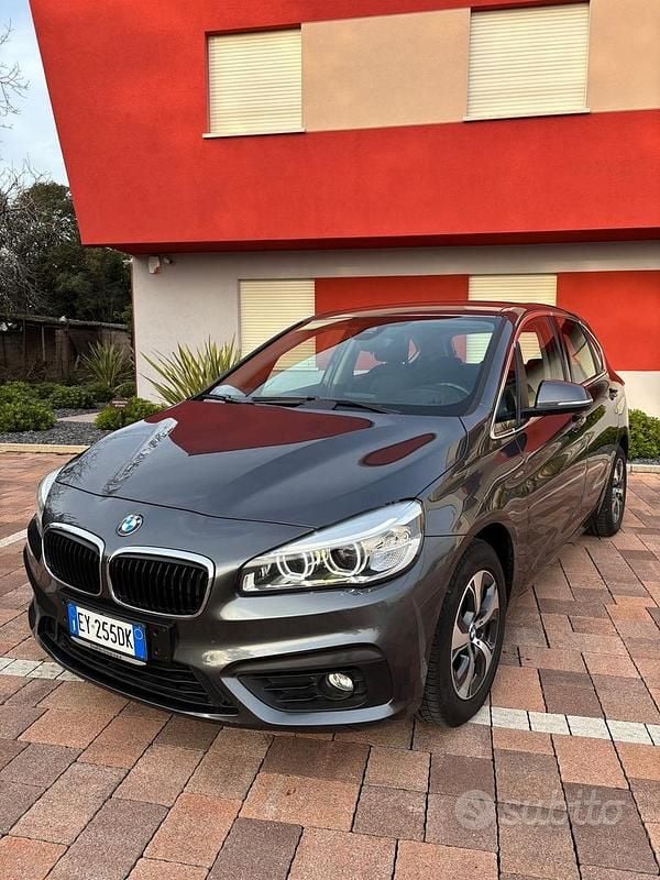 Grigio Usata 2015 BMW 218 Luxury Line Station wagon | 10.500 € (Buon prezzo) - Immagine 1/4