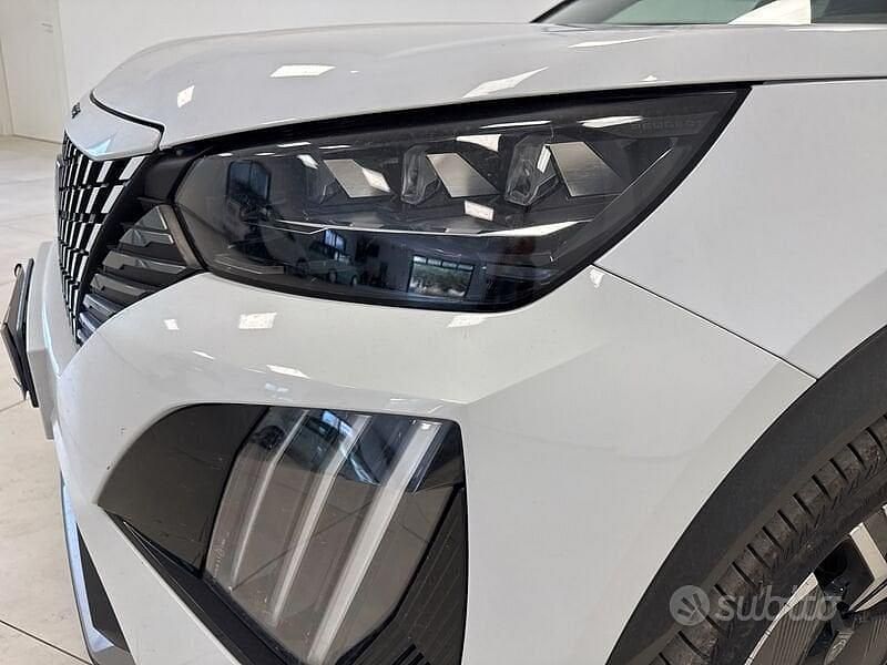 Usata Peugeot 2008 GT 131 CV (96 kW) 2024 Bianco SUV