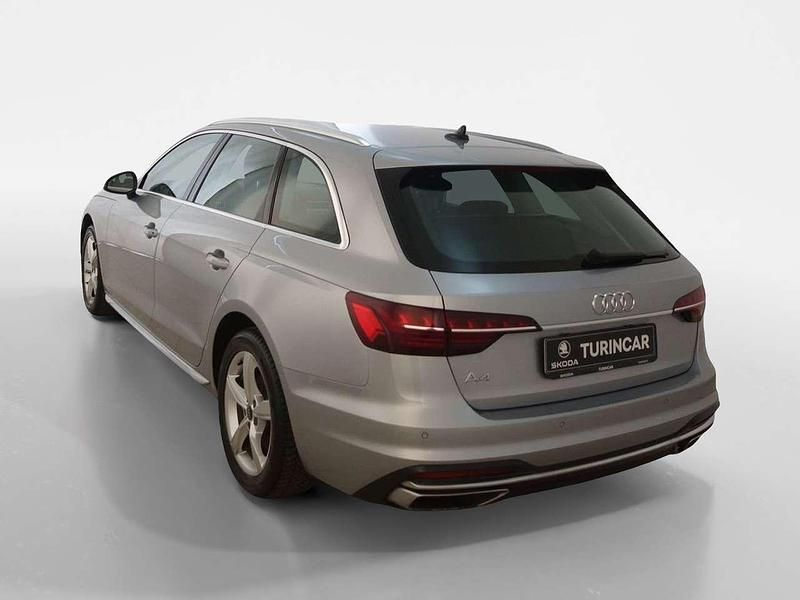 Käytetty Audi A4 S-Line 163 HP (119 kW) 2023 Hopea Farmari
