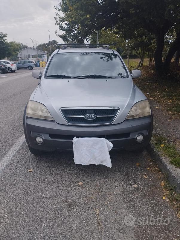 Usata Kia Sorento 140 CV (102 kW) 2005 Grigio SUV
