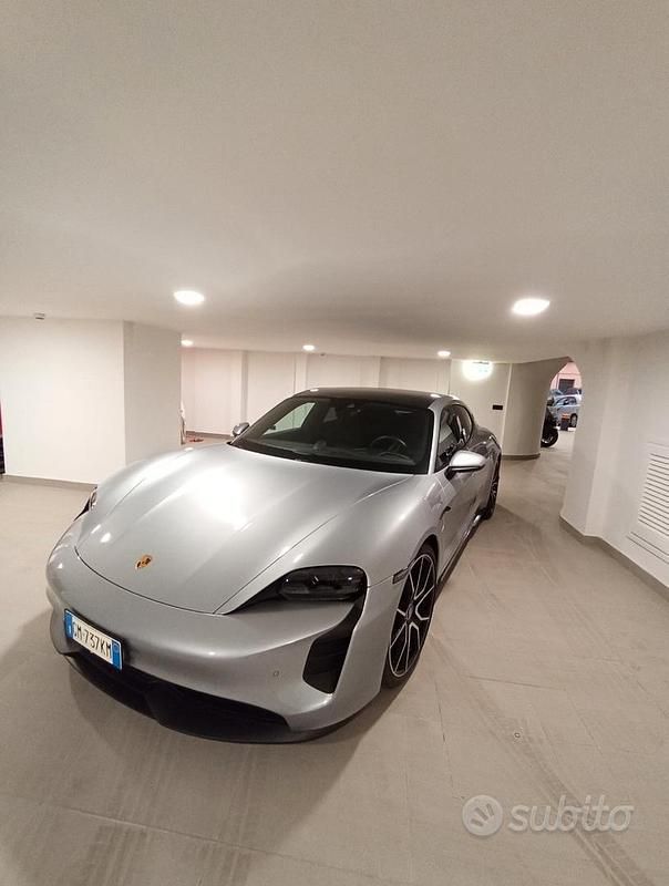 Usata Porsche Taycan Sport Turismo 300 kW (408 CV) 2022 Grigio Station wagon