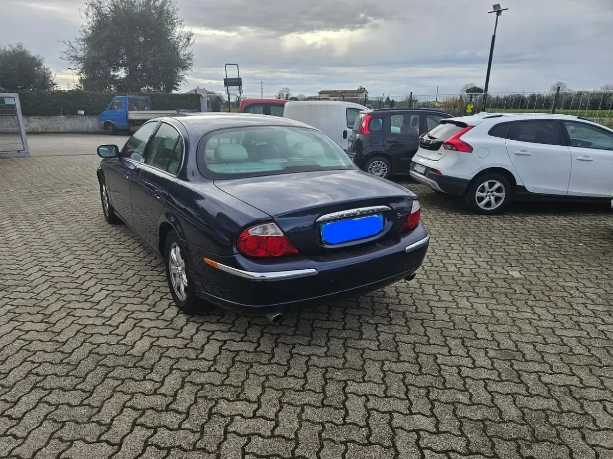 Usata Jaguar S-Type Executive 238 CV (175 kW) 2000 Blu Berlina