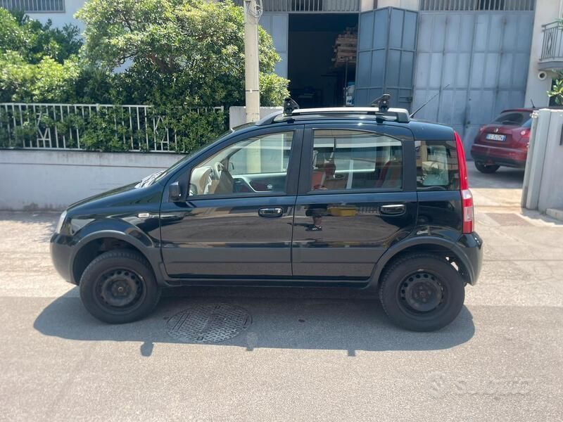 Usata Fiat Panda 4x4 69 CV (50 kW) 2005 Nero Utilitaria