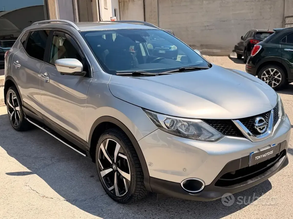 Usata Nissan Qashqai Tekna 131 CV (96 kW) 2016 Grigio SUV