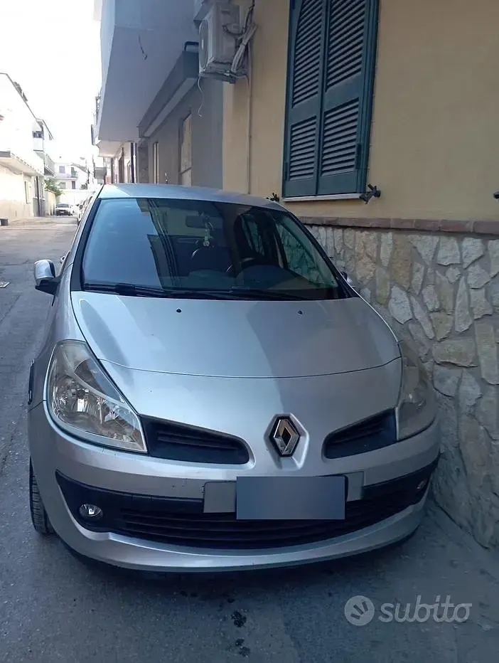 Usata Renault Clio II LE 85 CV (62 kW) 2008 Grigio Berlina
