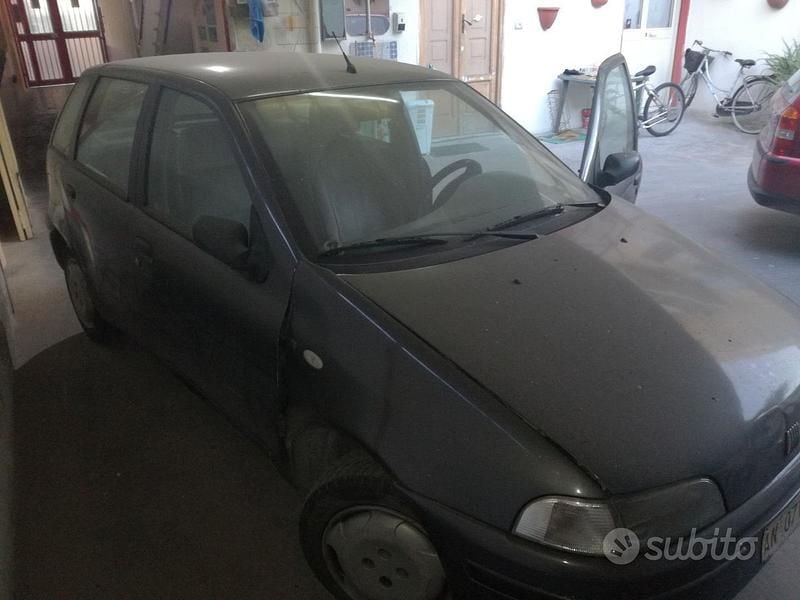 Usata Fiat Punto 75 CV (55 kW) 1997 Marrone Berlina