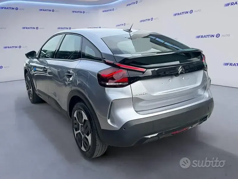 Begagnad Citroën C4 Feel 101 HK (74 kW) 2023 Grå SUV