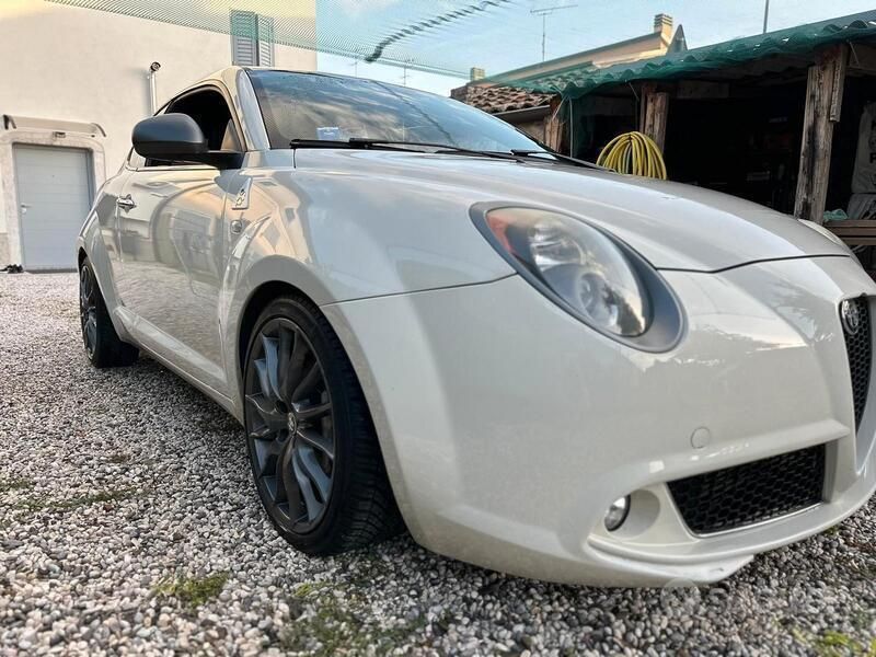 Bianco Usata 2010 Alfa Romeo MiTo Quadrifoglio Verde Due volumi | 8000 € (Molto cara) - Immagine 1/4