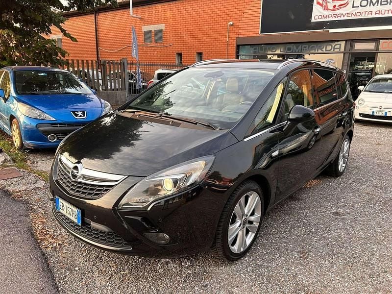 Usata Opel Zafira Tourer 131 CV (96 kW) 2013 Nero Monovolume