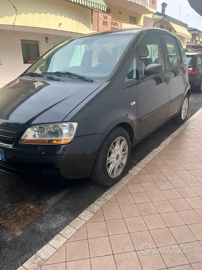 Usata Fiat Idea 80 CV (58 kW) 2005 Nero Monovolume