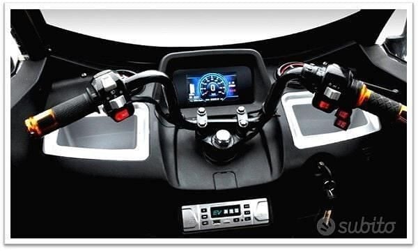 Nuova Piaggio Porter 2025 Rosso Utilitaria