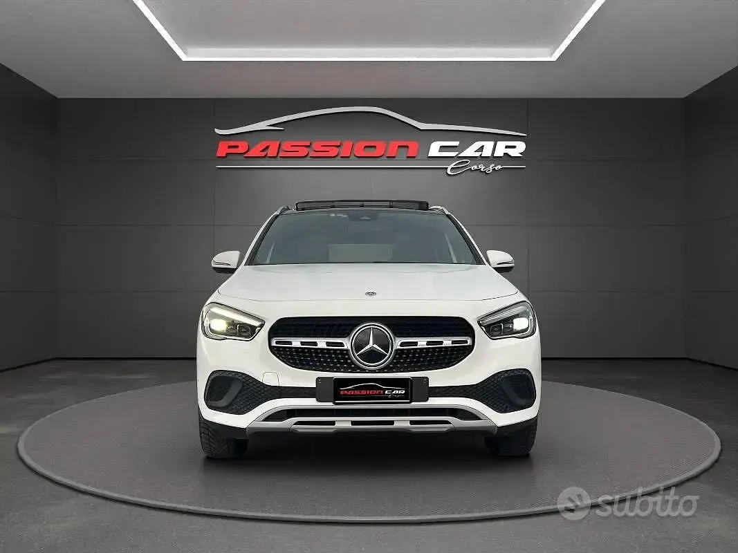 Usata Mercedes GLA200 150 CV (110 kW) 2023 Bianco SUV