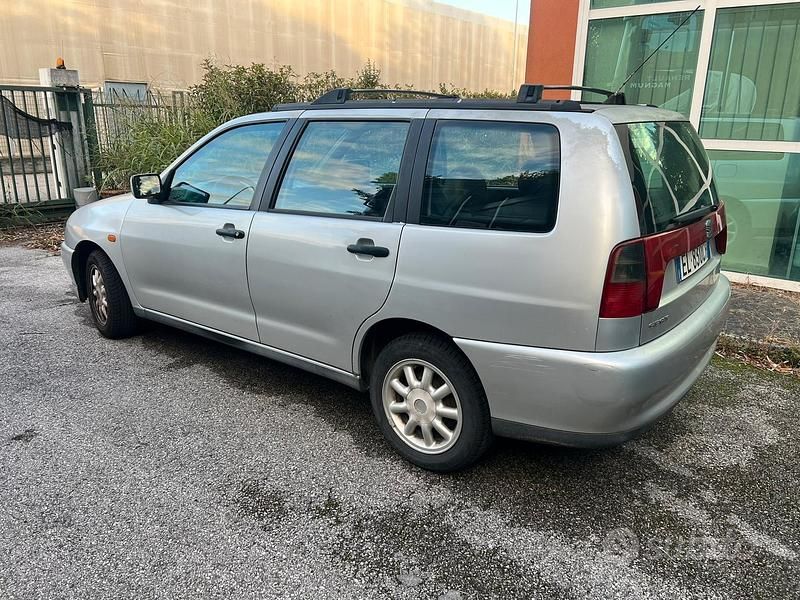 Usata Seat Cordoba 60 CV (44 kW) 1997 Grigio Station wagon