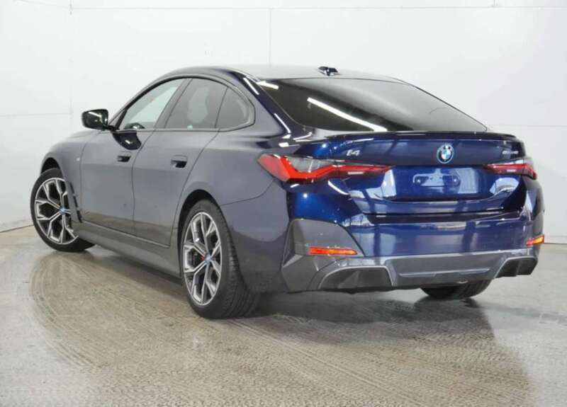 Usata BMW i4 M Sport 105 kW (143 CV) 2024 Blu/azzurro Berlina