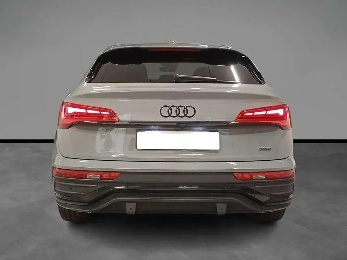 Usata Audi Q5 Sportback S-line plus 204 CV (150 kW) 2021 Grigio SUV