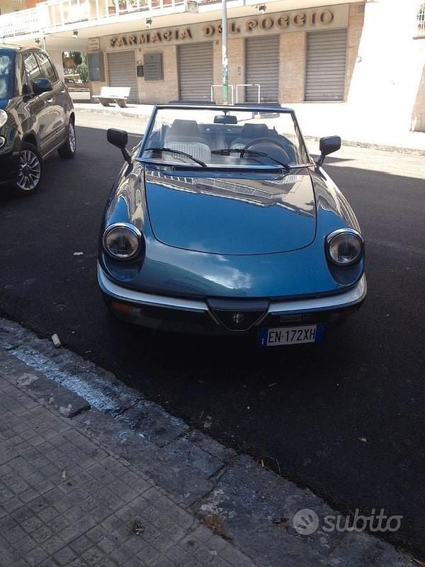 Usata Alfa Romeo Spider 101 CV (74 kW) 1987 Verde Cabrio