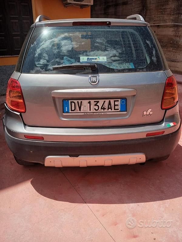 Usata Fiat Sedici 107 CV (78 kW) 2009 Grigio SUV