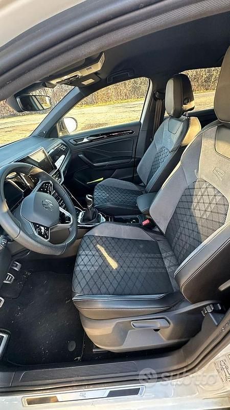 Usata VW T-Roc R-line 150 CV (110 kW) 2022 Bianco SUV