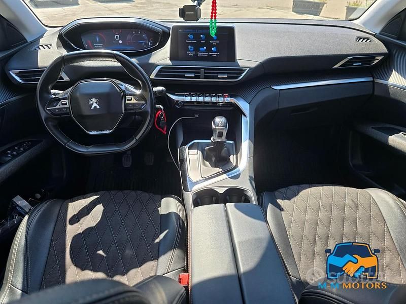 Usata Peugeot 5008 Active 131 CV (96 kW) 2019 Verde SUV