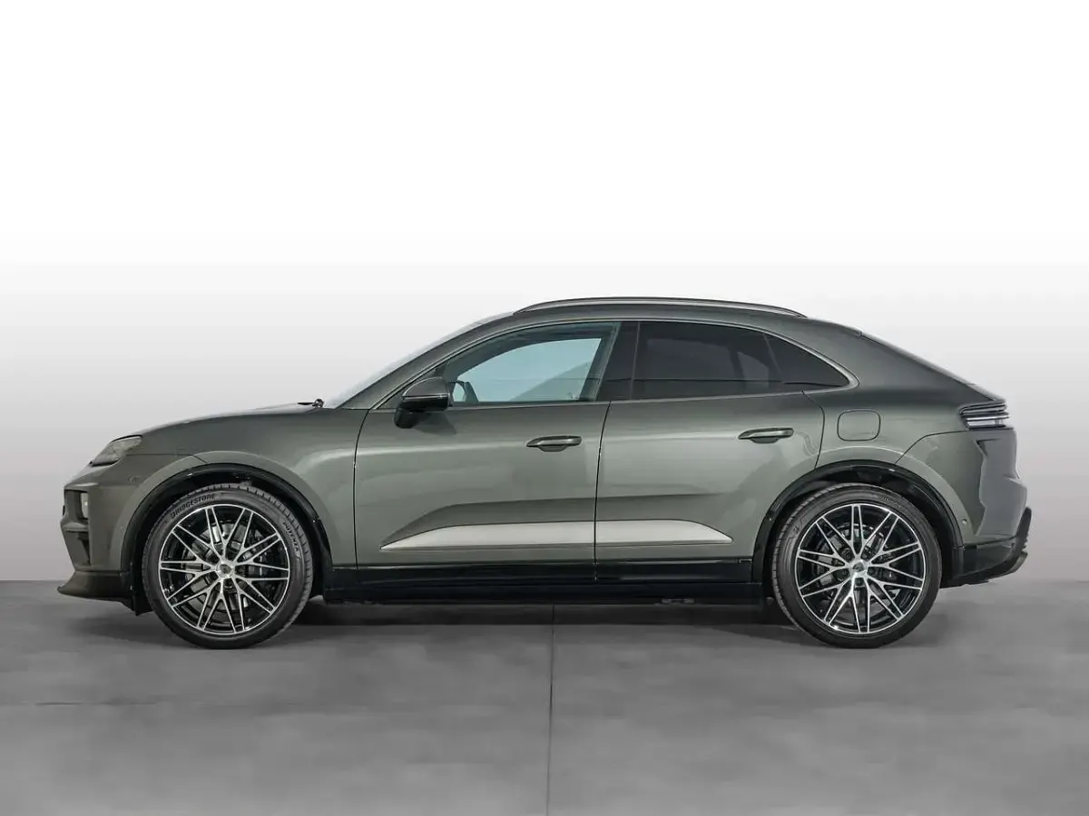 Usata Porsche Macan Turbo 469 kW (639 CV) 2026 Aventurine SUV