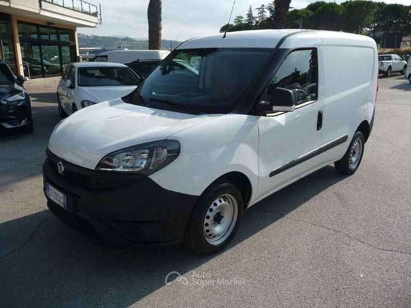 Usata Fiat Doblò 95 CV (69 kW) 2020 Bianco Monovolume