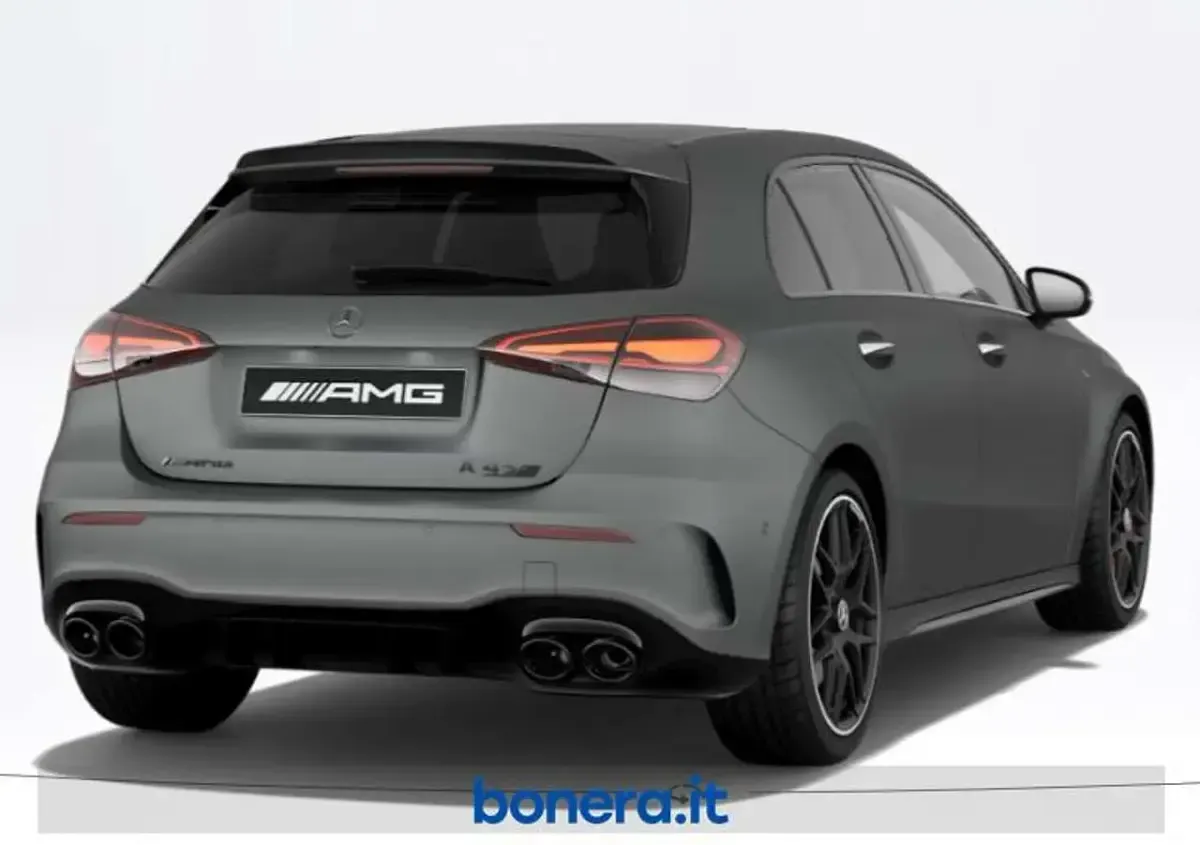 Nuova Mercedes A45 AMG Premium 421 CV (309 kW) 2026 Grigio montagna magno manufakt Utilitaria