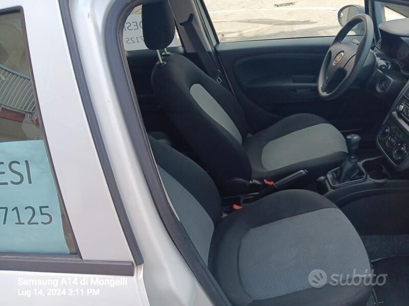 Usata Fiat Grande Punto 75 CV (55 kW) 2013 Bianco Utilitaria