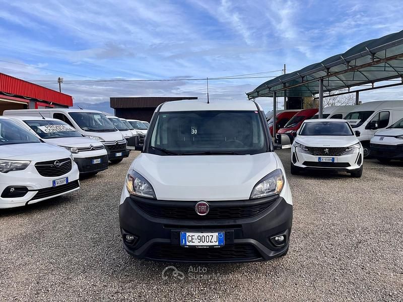 Usata Fiat Doblò 120 CV (88 kW) 2021 Bianco Monovolume