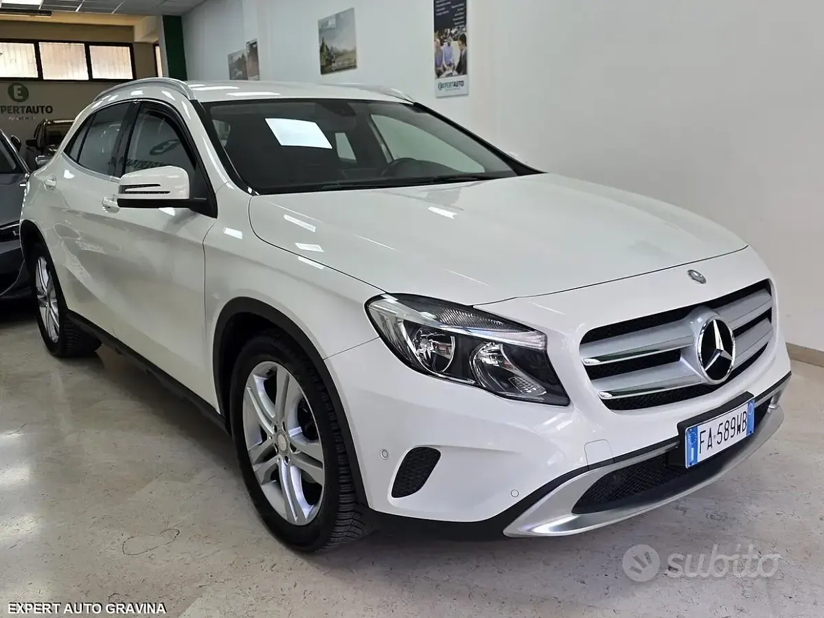 Usata Mercedes GLA180 136 CV (100 kW) 2016 Bianco SUV