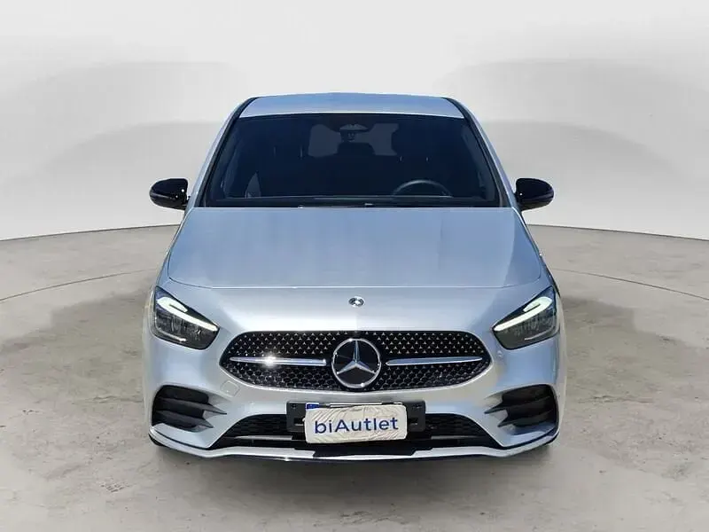 Usata Mercedes B180 AMG line 116 CV (85 kW) 2024 Argento Utilitaria