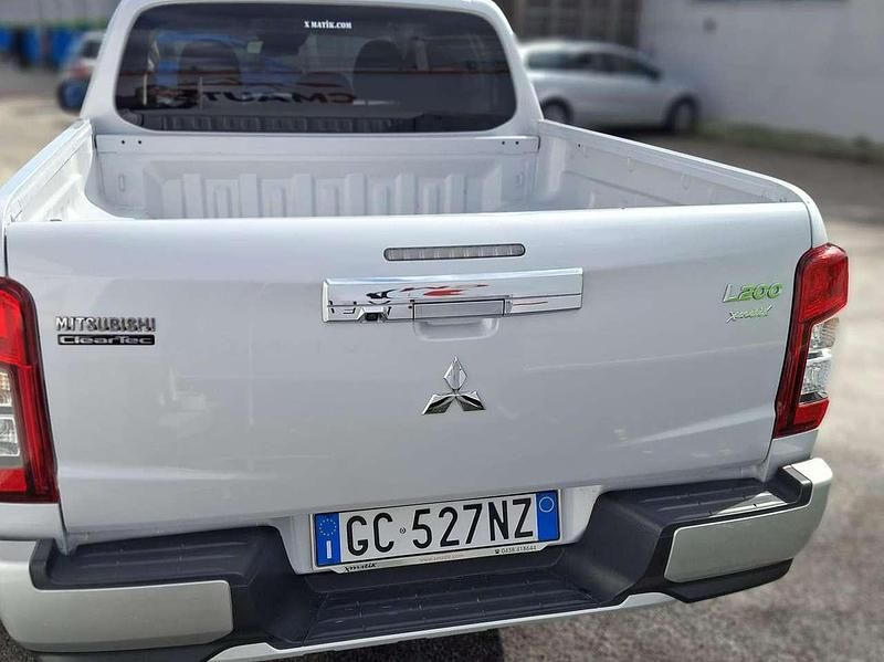 Usata Mitsubishi L200 150 CV (110 kW) 2019 Bianco perla Pick-up