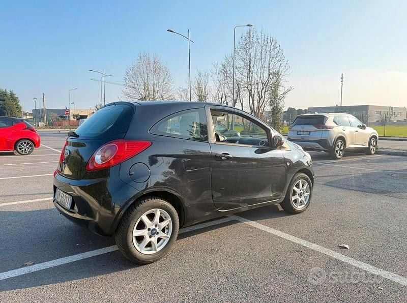 Usata Ford Ka 69 CV (50 kW) 2013 Nero Utilitaria