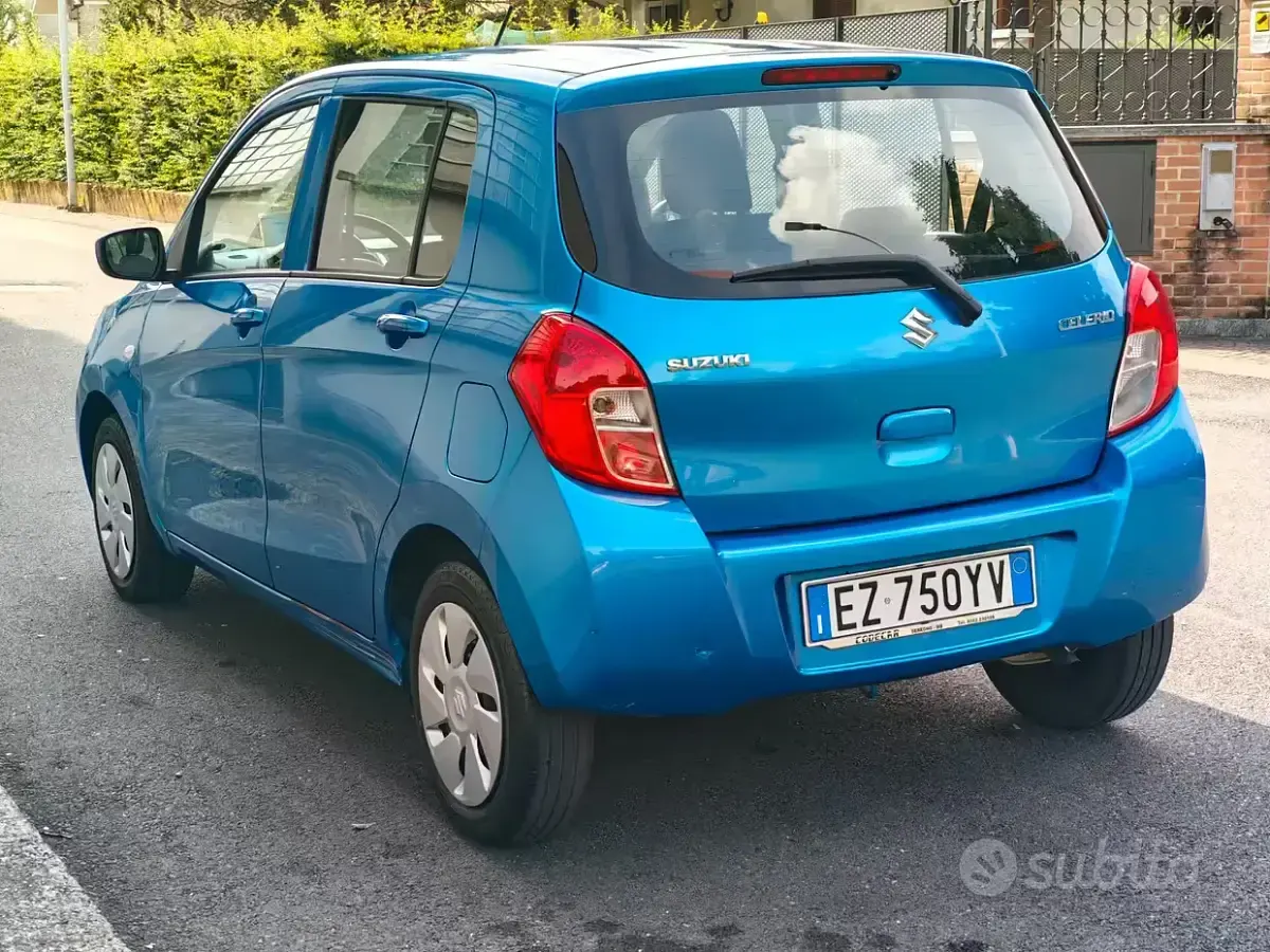 Usata Suzuki Celerio 68 CV (50 kW) 2015 Blu Utilitaria