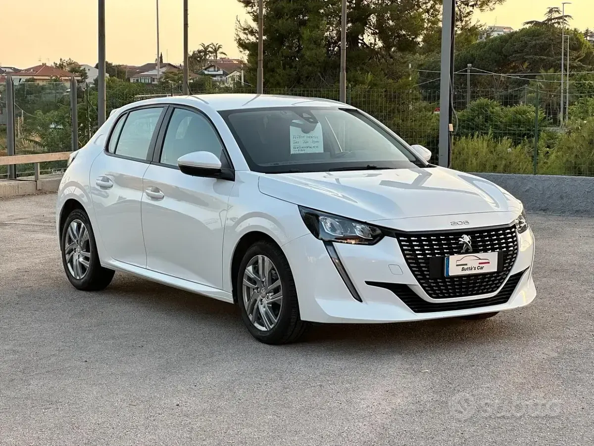 Usata Peugeot 208 Active 75 CV (55 kW) 2021 Bianco Utilitaria