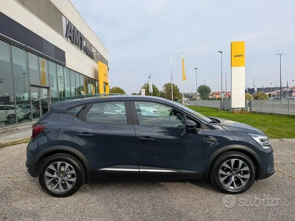 Usata Renault Captur Zen 101 CV (74 kW) 2020 Grigio(met.) SUV