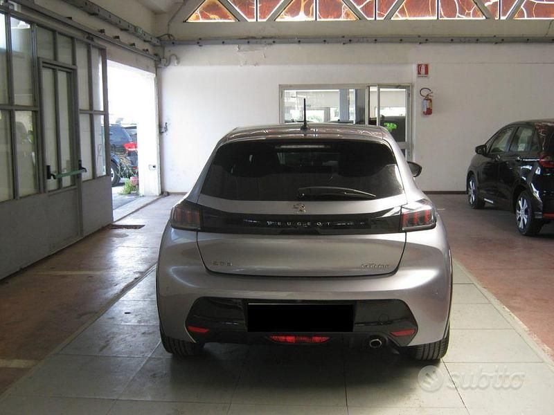 Usata Peugeot 208 GT-line 101 CV (74 kW) 2019 Grigio scuro Utilitaria