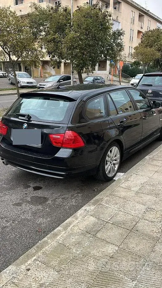 Usata BMW 318 143 CV (105 kW) 2012 Nero Station wagon