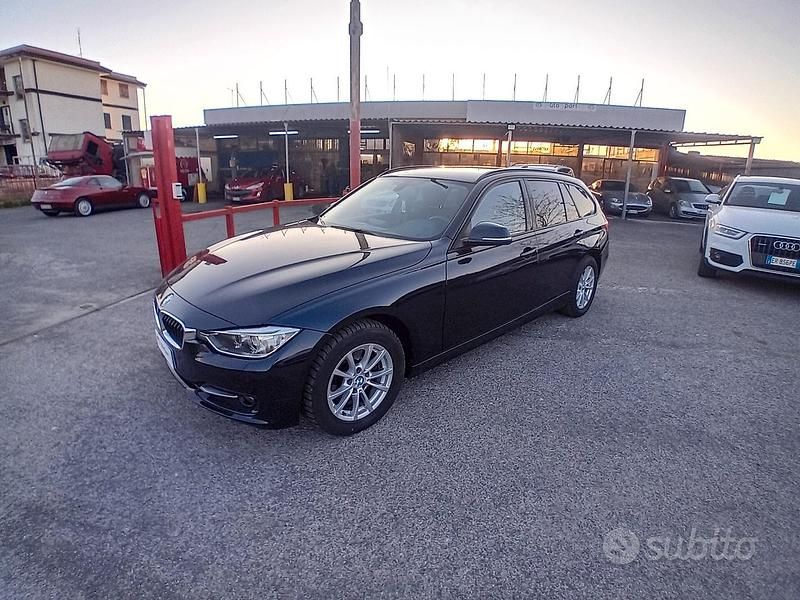 Usata BMW 320 Sport Line 183 CV (134 kW) 2013 Blu Station wagon