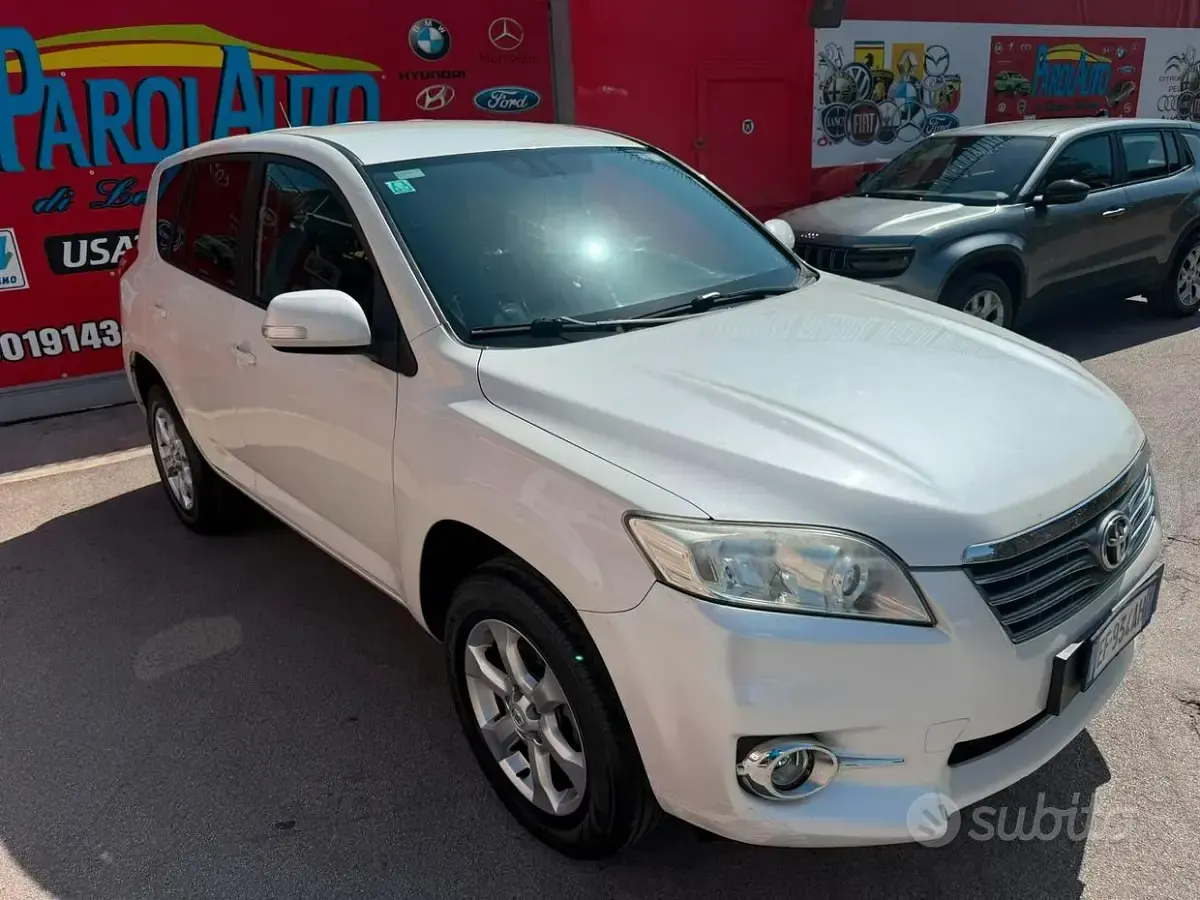 Usata Toyota RAV4 150 CV (110 kW) 2010 Bianco SUV