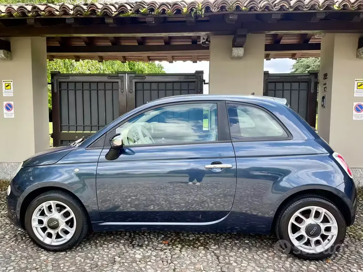 Begagnad Fiat 500 Lounge 69 HK (50 kW) 2008 Blå Sedan