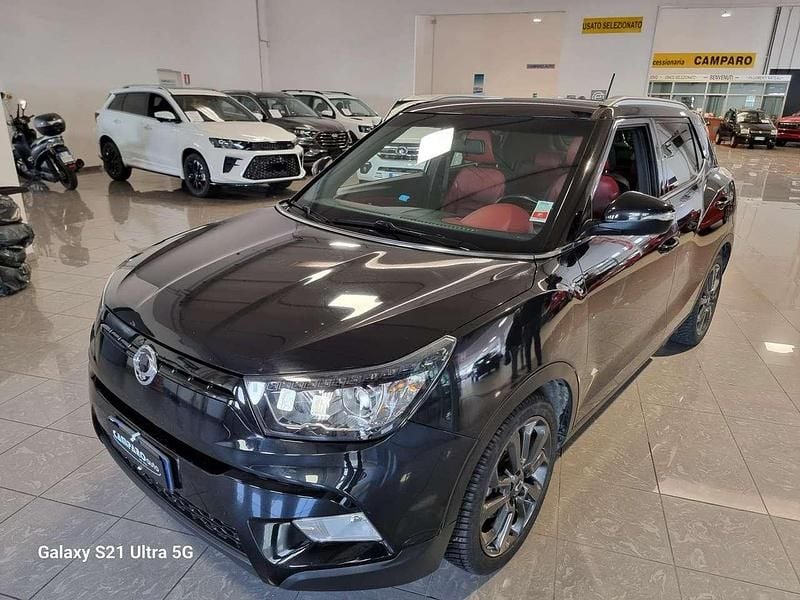 Nero Usata 2015 Ssangyong (KGM) Tivoli SUV | 7400 € (Buon prezzo) - Immagine 1/4