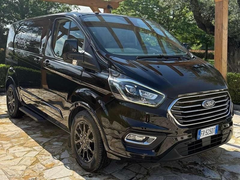 Usata Ford Tourneo Custom Titanium 170 CV (125 kW) 2018 Nero Furgone