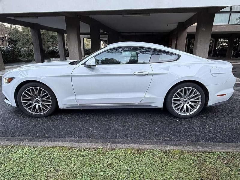 Usata Ford Mustang Fastback 317 CV (233 kW) 2017 Bianco Coupé