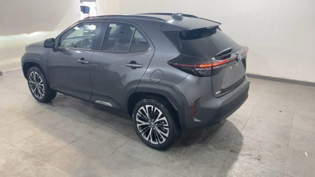 Usata Toyota Yaris Cross Lounge 116 CV (85 kW) 2023 Grigio SUV