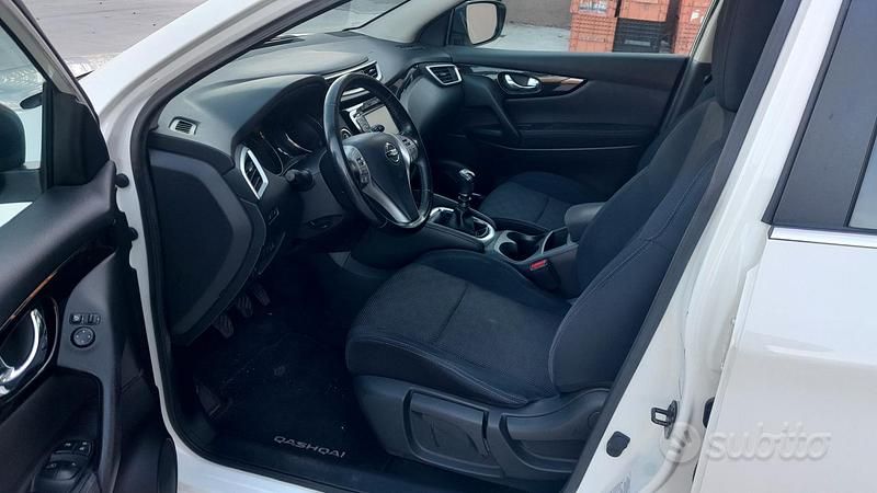 Usata Nissan Qashqai 360º 131 CV (96 kW) 2015 Bianco SUV