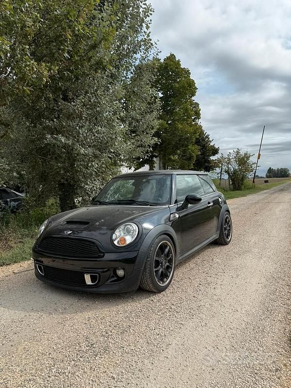 Begagnad Mini Cooper SD 143 HK (105 kW) 2011 Svart Halvkombi