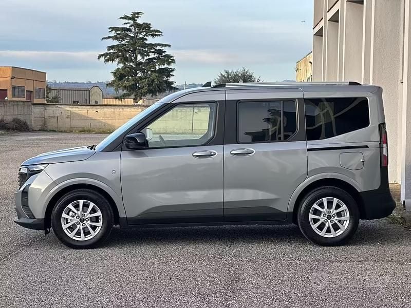 Usata Ford Tourneo Courier Titanium 125 CV (91 kW) 2025 Monovolume