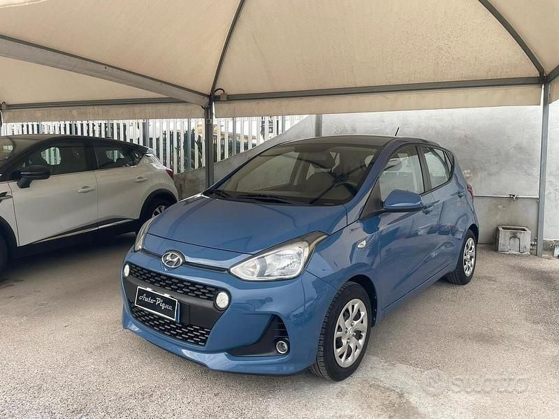 Usata Hyundai i10 Style 67 CV (49 kW) 2017 Blu Utilitaria