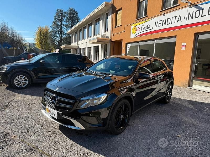 Usata Mercedes GLA200 Premium 136 CV (100 kW) 2015 Nero SUV