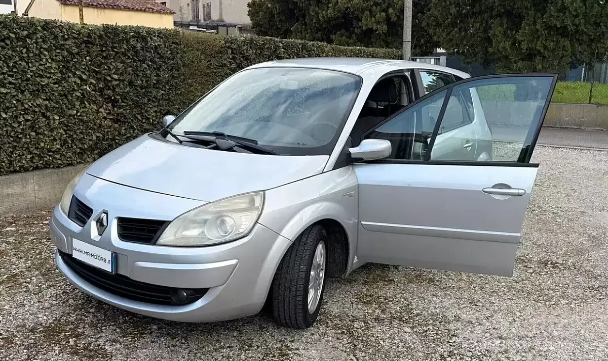 Usata Renault Scénic 102 CV (75 kW) 2008 Monovolume